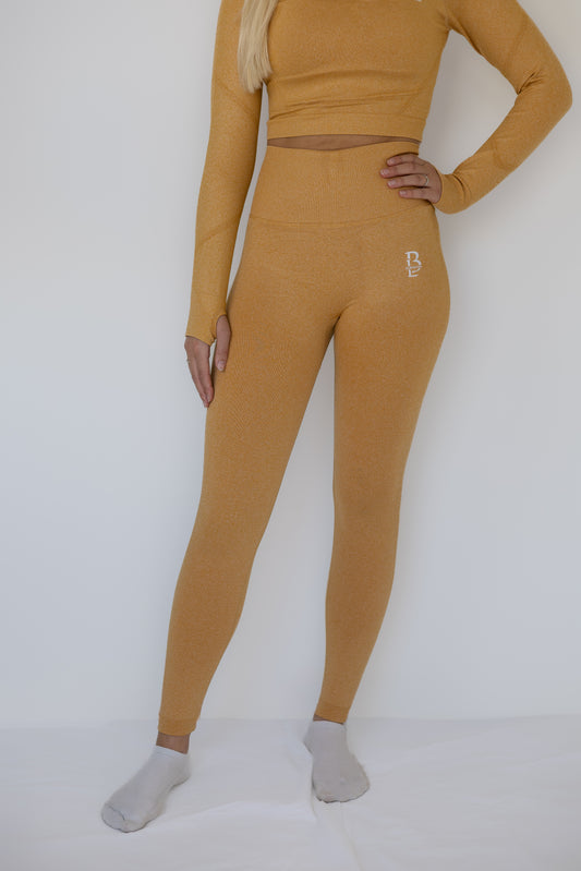 Seamless scrunch tights