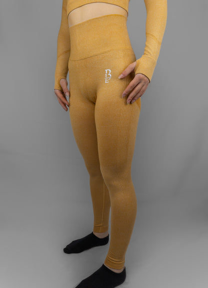 Seamless scrunch tights